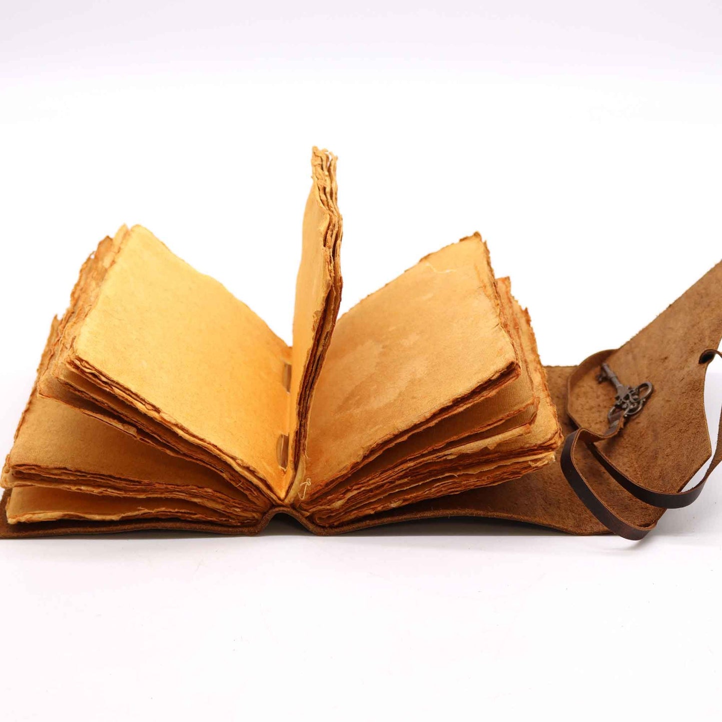 Geöltes Leder Notizbuch Mit Schlüssel 200 Seiten Deckelrand 13x18cm