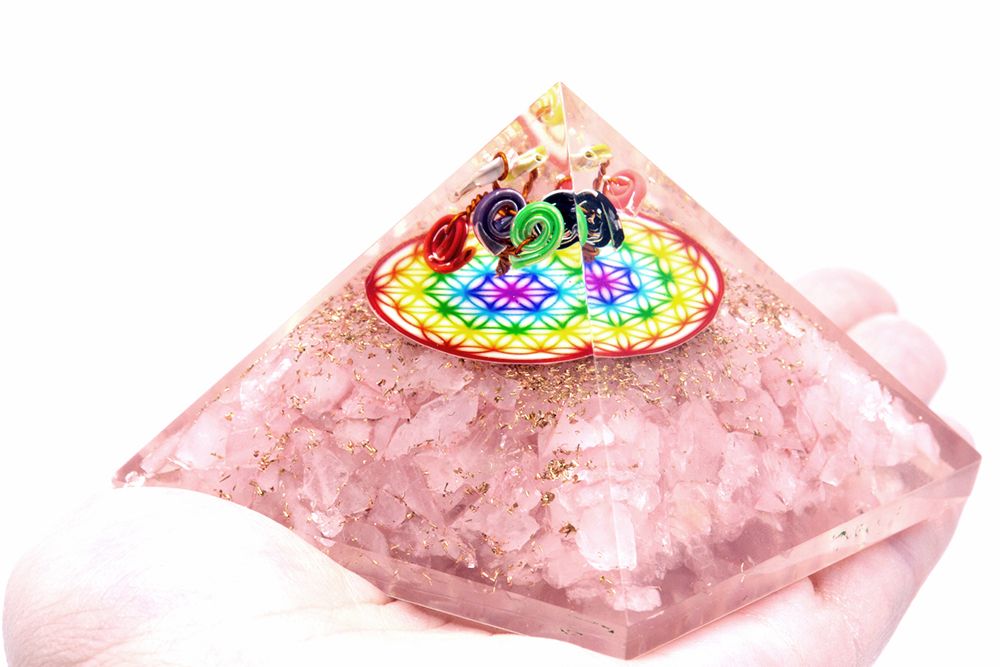 Orgonit Pyramide Rosenquarz Regenbogen Lebensblume 70 mm