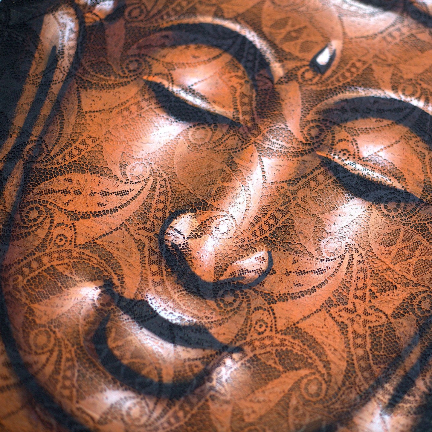 Buddha Gemälde mit Kupfer Brokat Detail