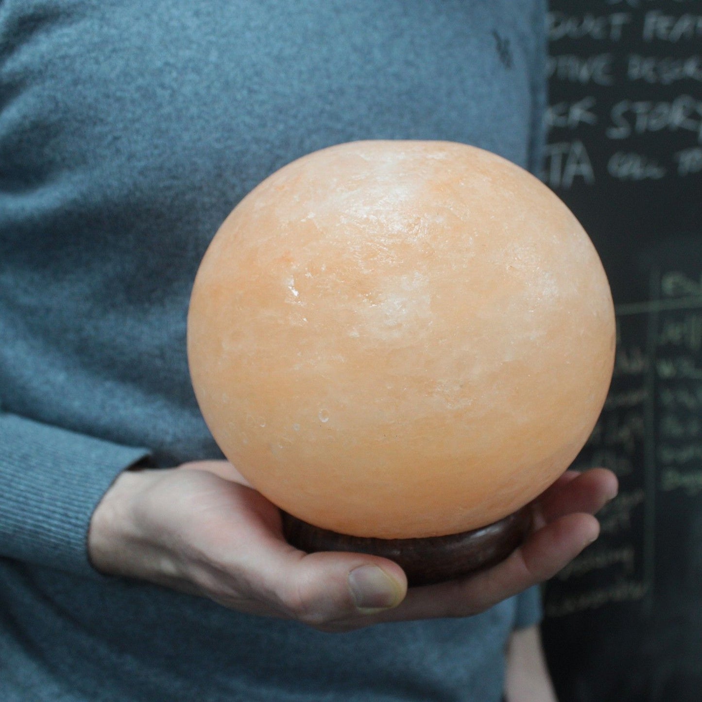 Salzlampe Ball Mit Großem Holzsockel