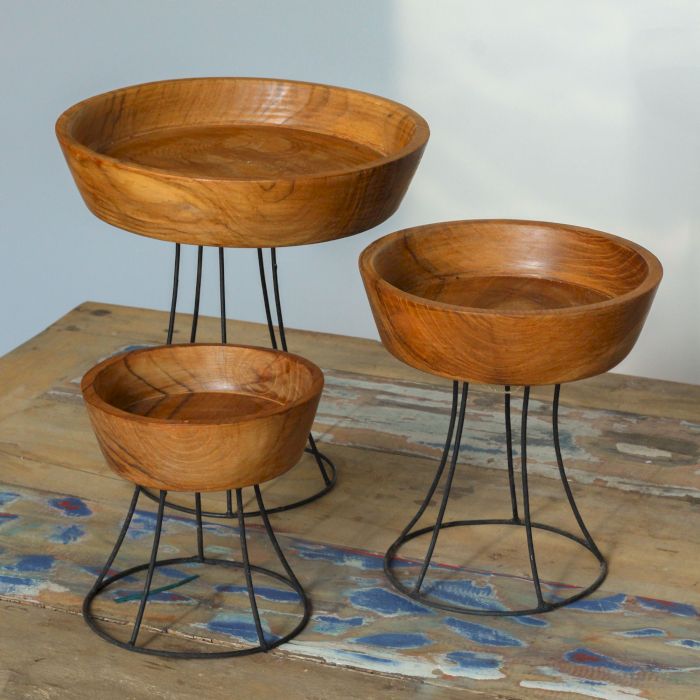 Set Mit 3 Erhöhten Teakholzschalen