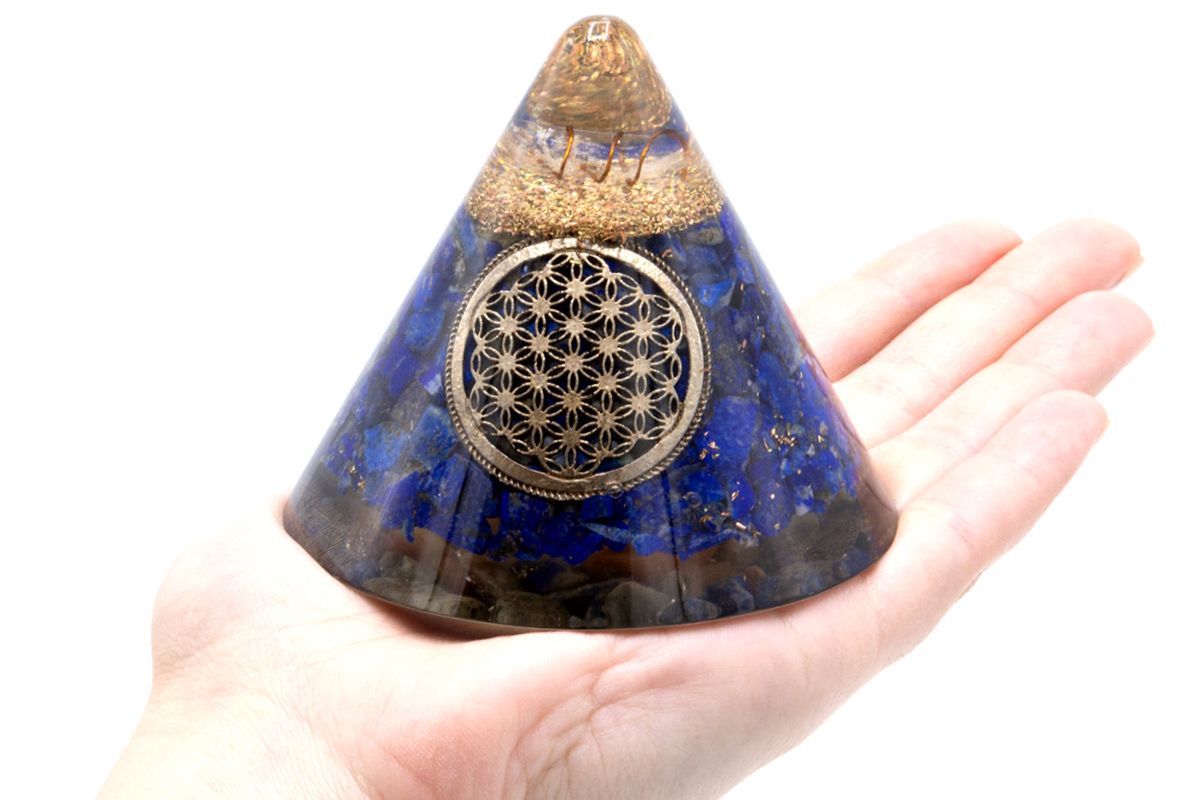 Orgonit Kegel - Lapislazuli Lebensblume - Suspended Quartz - 90 mm