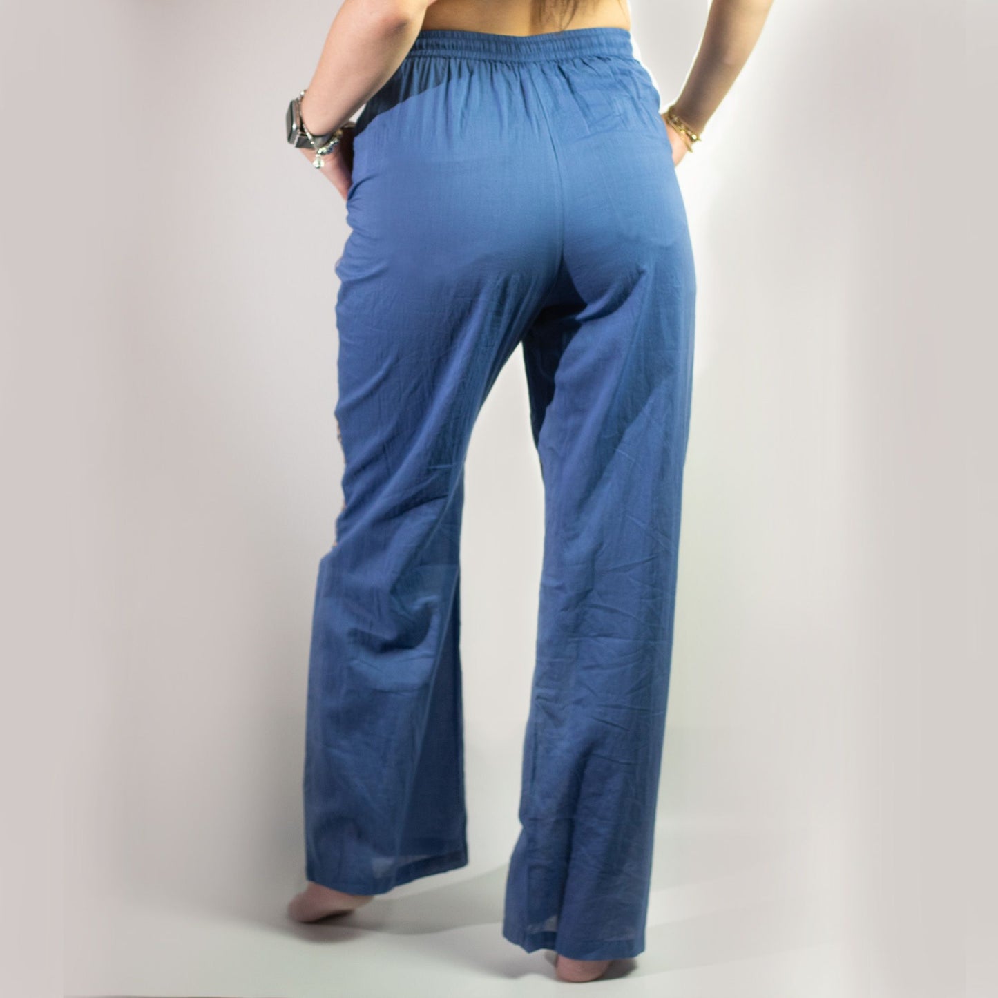 ML Nomad Sari Med Kollektion Lounge Hosen Reiches Blau Und Gold Handgemaltes Böse Auge Design