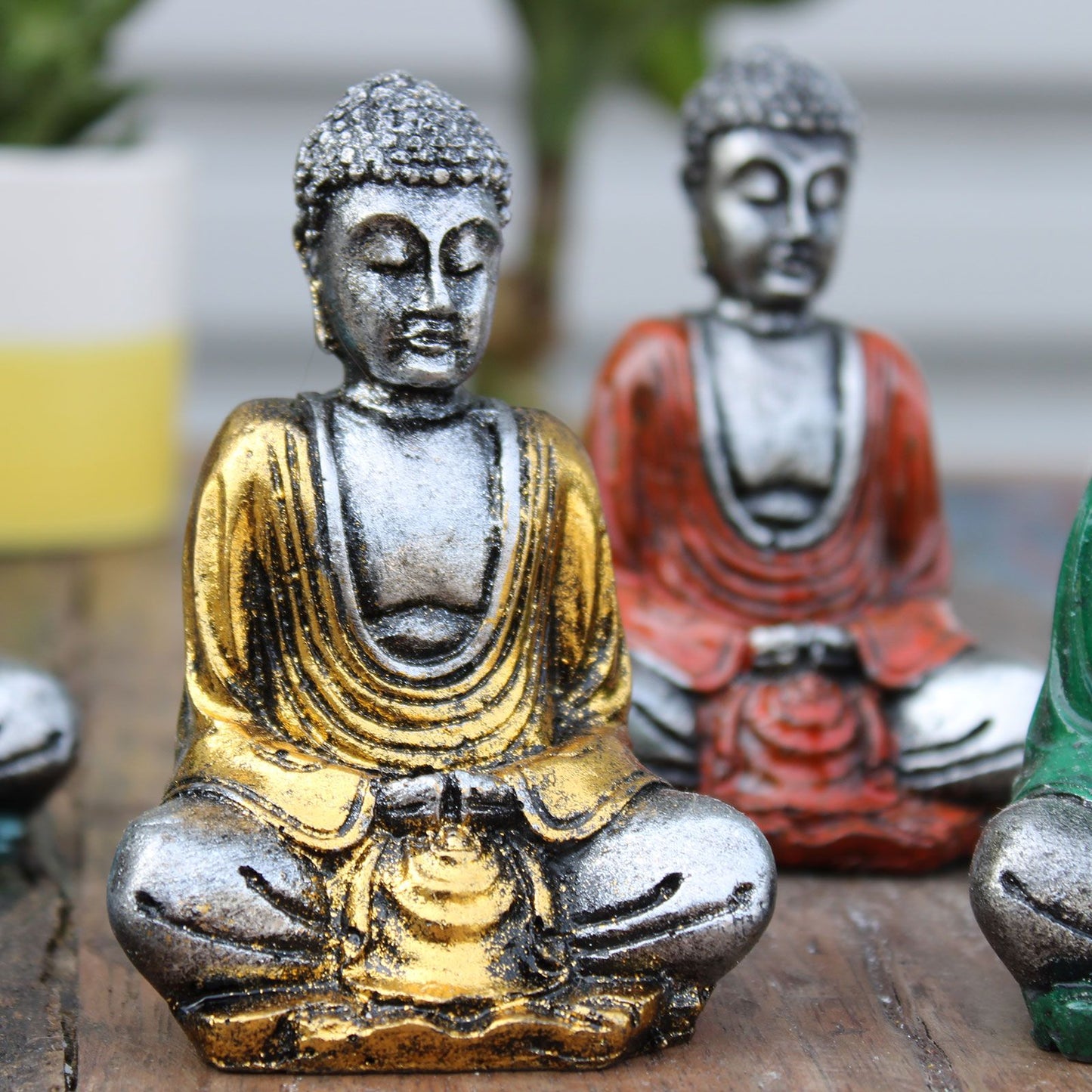 Silberner Mini Buddha In Verschiedenen Farben Handgemalt Von Balinesischen Kunsthandwerkern