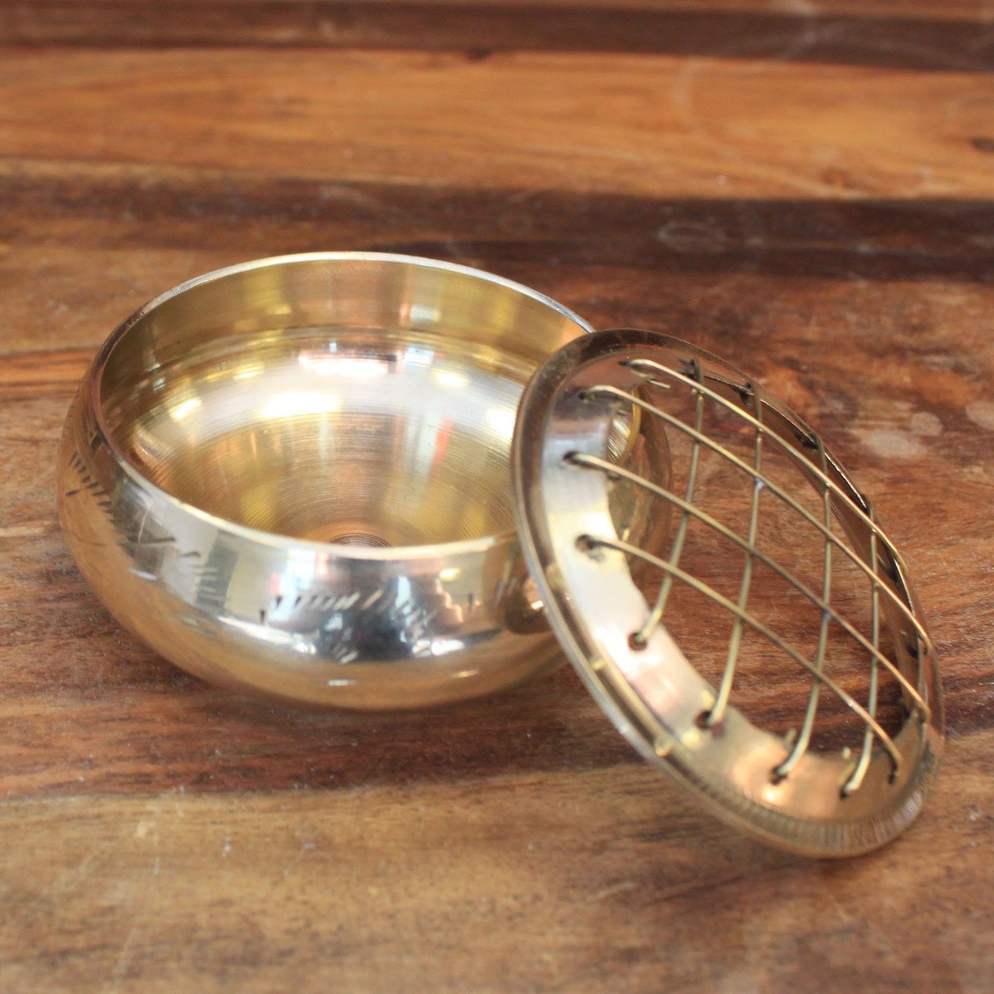 Holzkohlen Duftlampe Mit Messing Halter Und Bildschirmdeckel