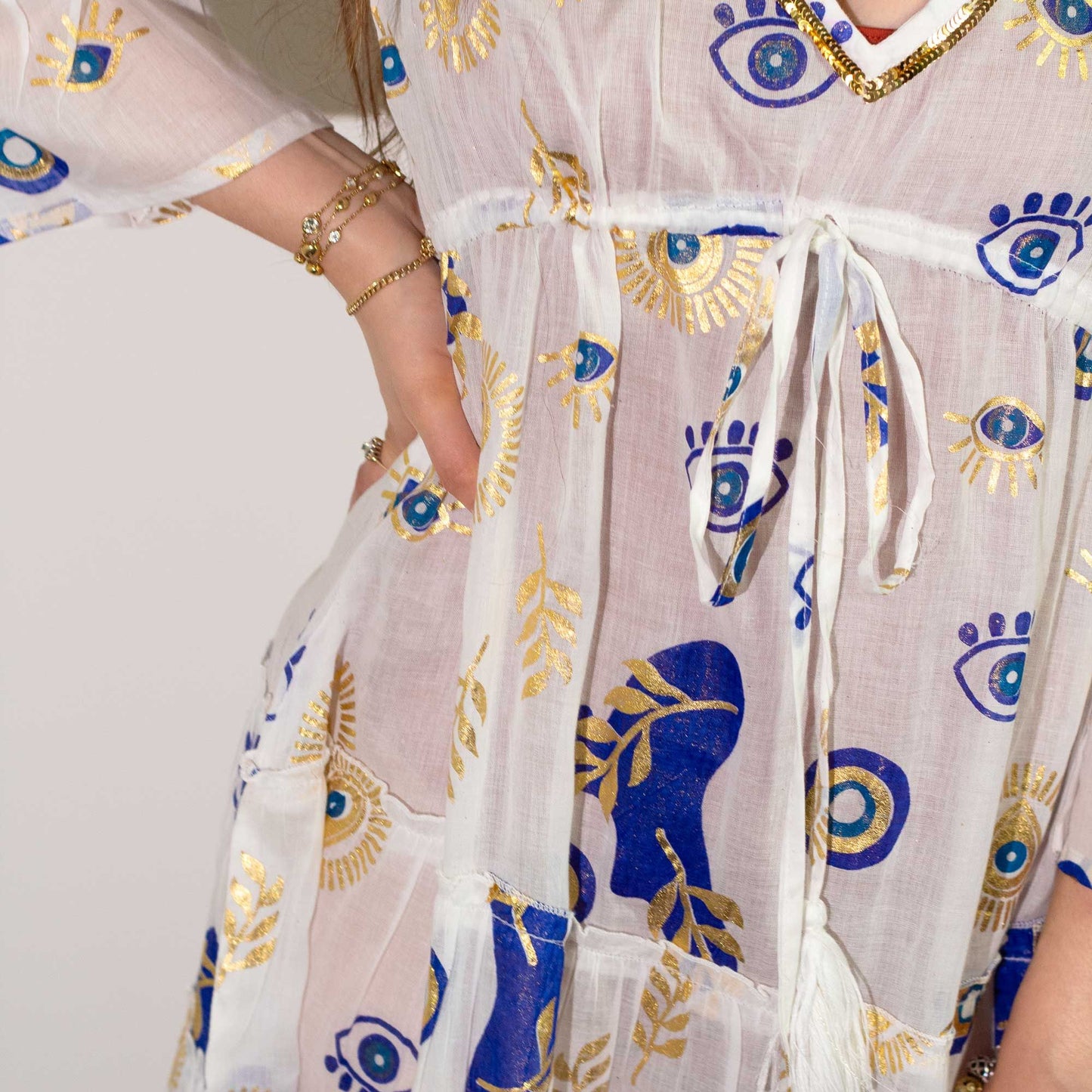ML Nomad Sari Med Kollektion Kleid Weiß Blau Gold Böser Blick Design