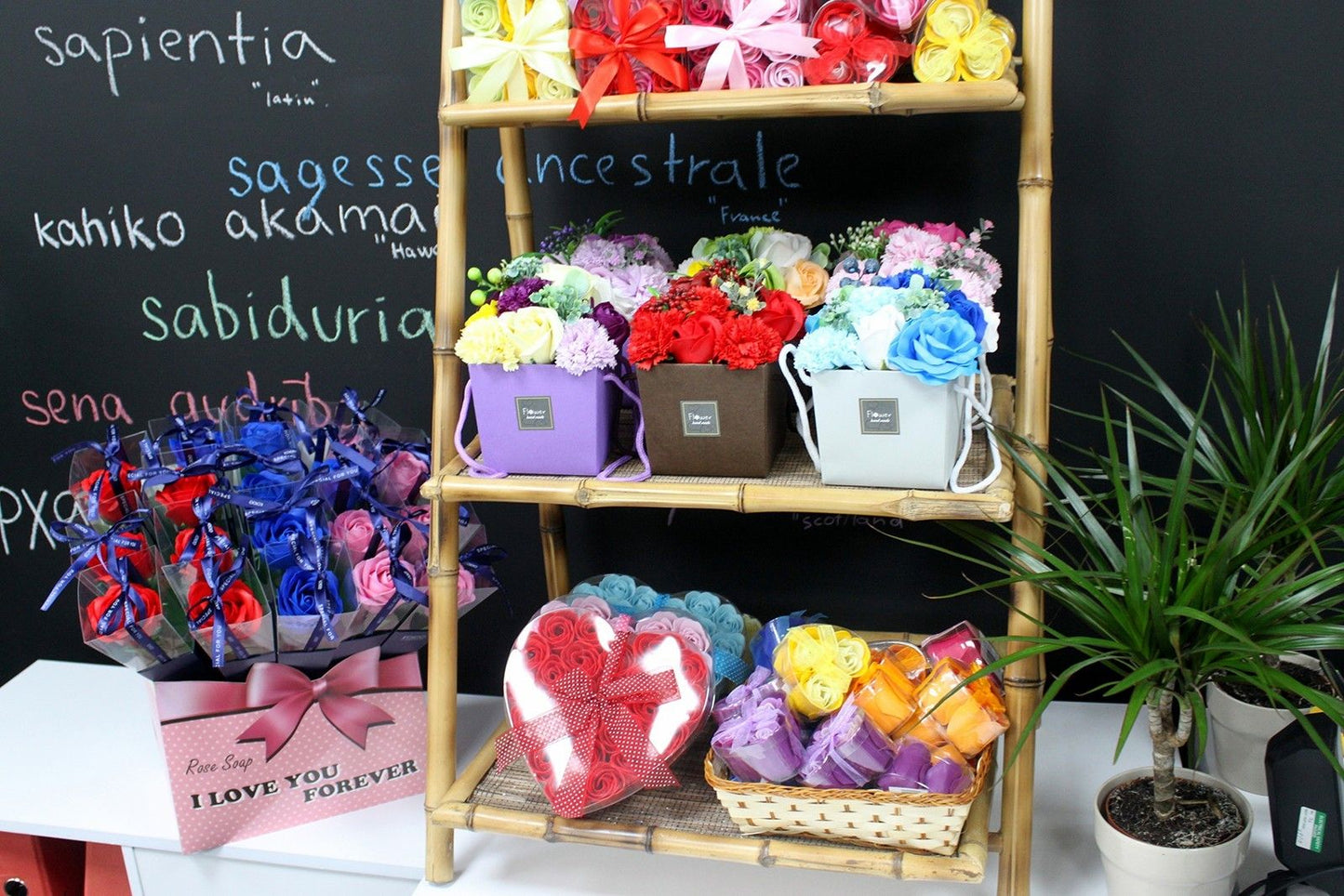 Set Mit 9 Seifenblumenbox - Pfirsichrosen