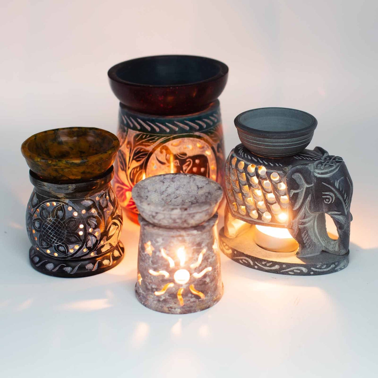 Seifenstein Öl Burner 10cm - Mandala Blume - Schwarz und Gelb