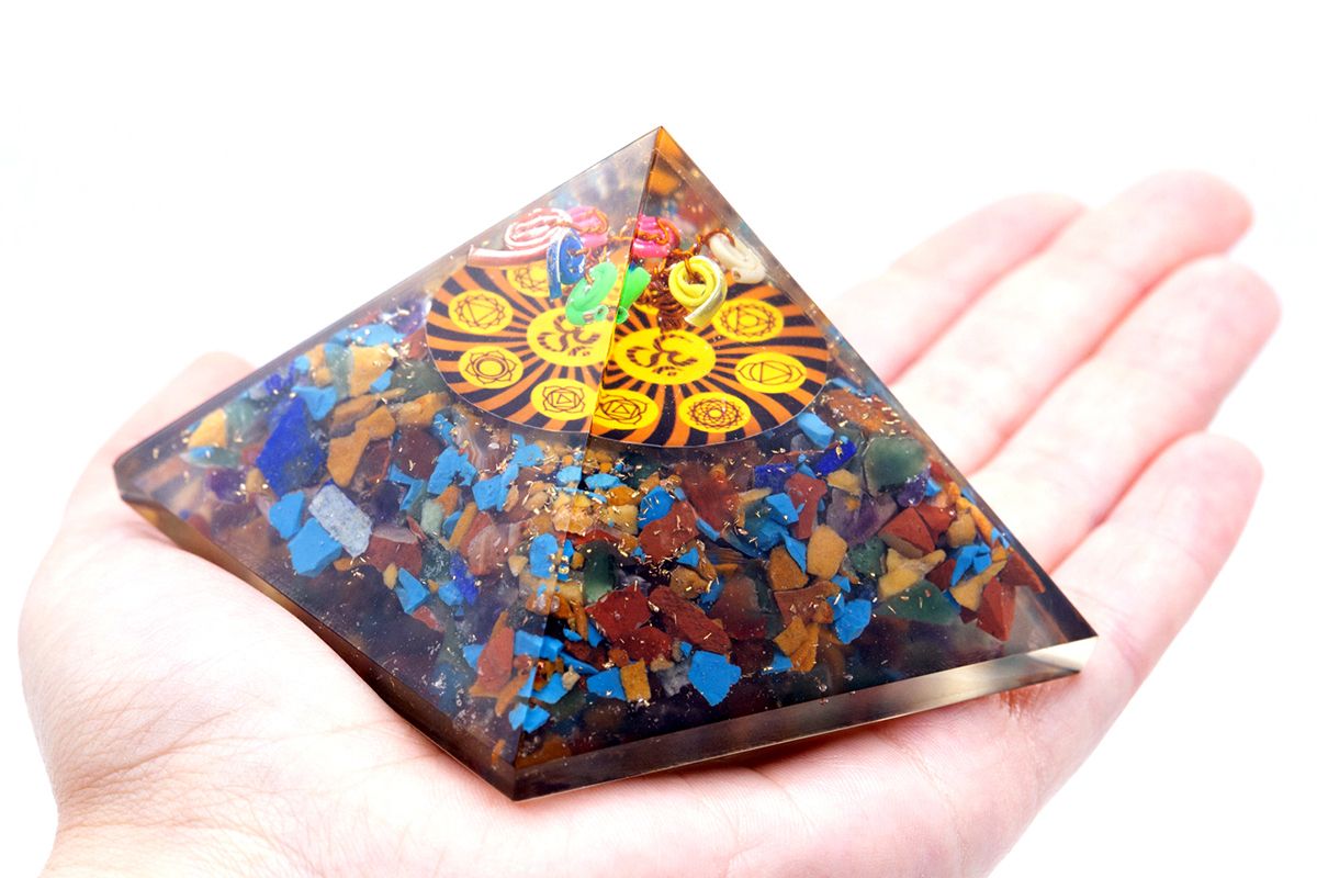 Orgonit Pyramid Om Chakra 70 mm
