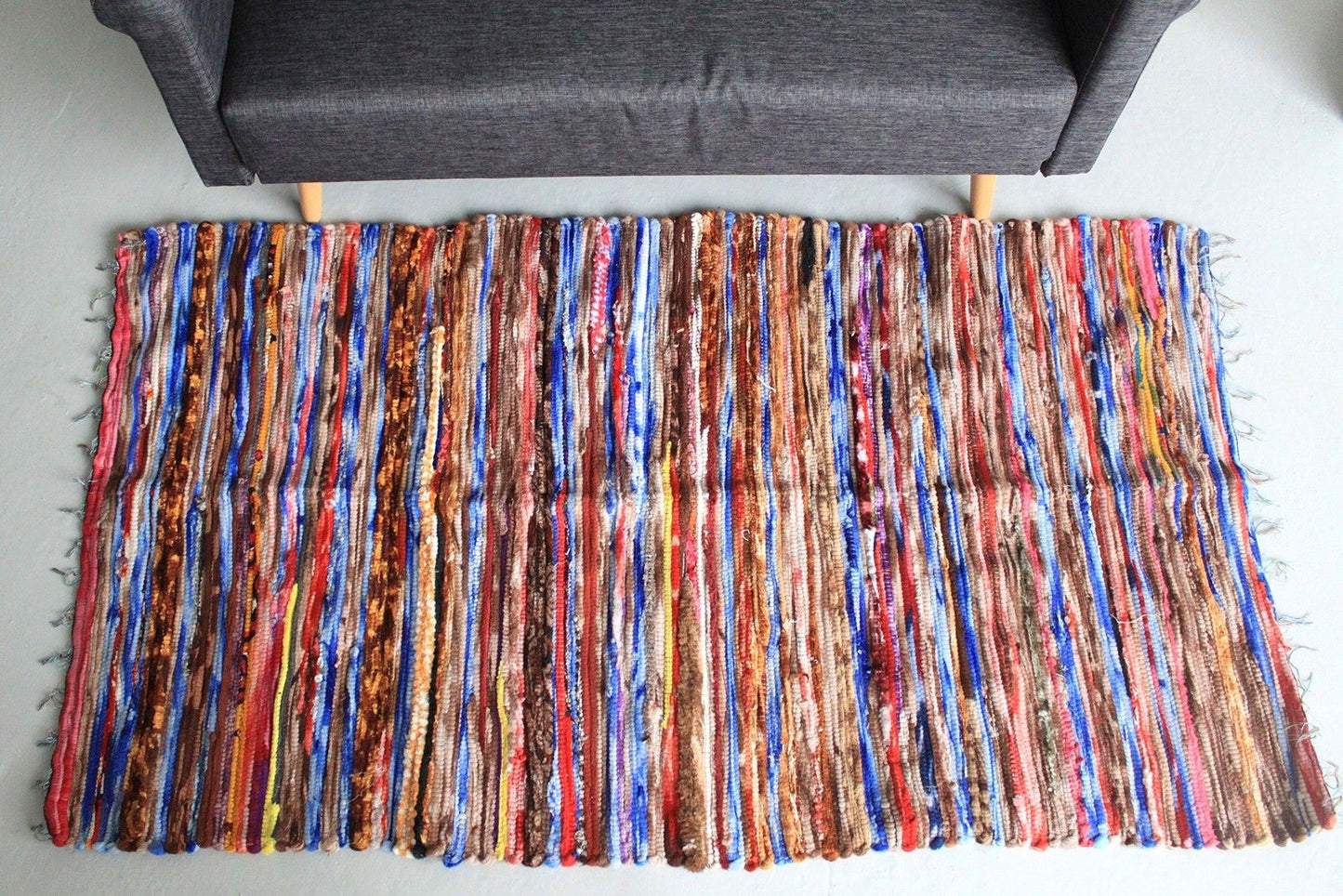 Großer Samt Teppich 105x185cm