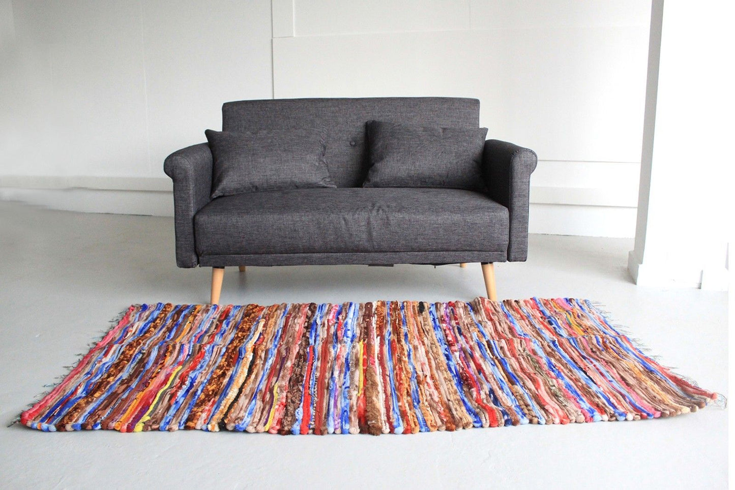 Großer Samt Teppich 105x185cm