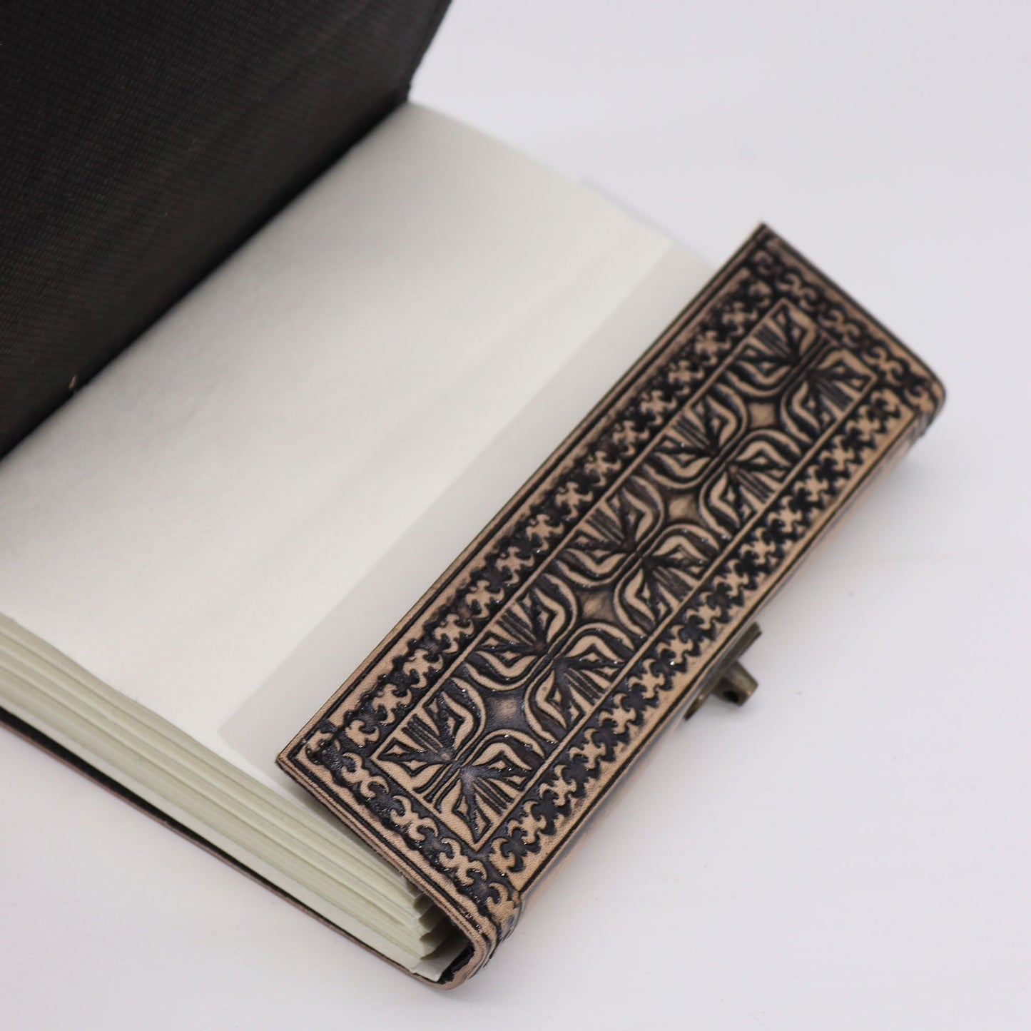 Buddha Esoterisches Notizbuch Rot Braun 200 Seiten Stichkante 17.5x12.5x3cm
