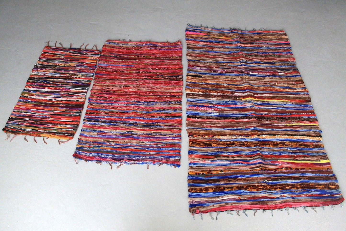 Großer Samt Teppich 105x185cm
