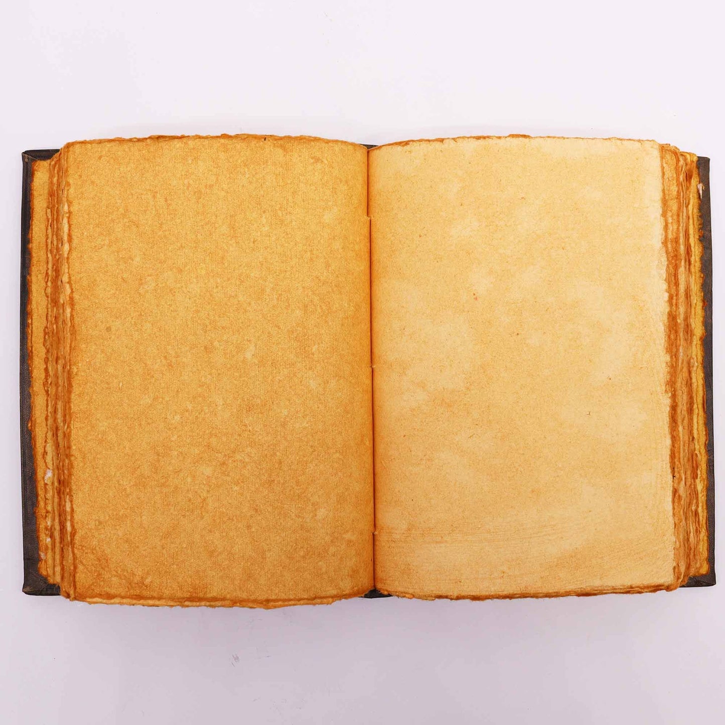 Robustes Braunes Lederbuch Mit Zink Dreifachmond Dekor 200 Deckle Kanten Seiten 26x18cm