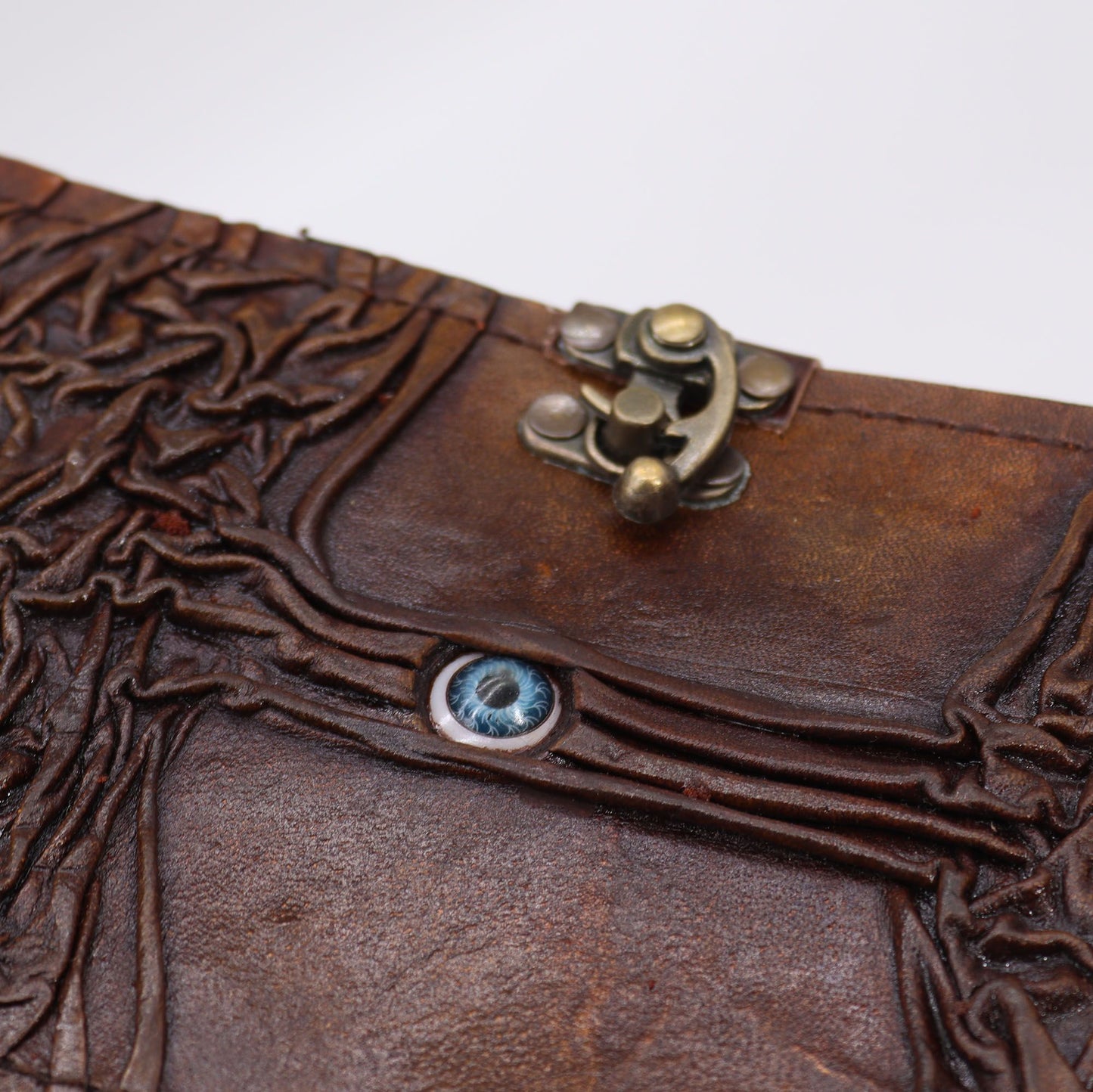 Schwarzes Tan Buch - Böse Augen Dekor - 160 Deckle Edge Seiten - 17x12,5cm