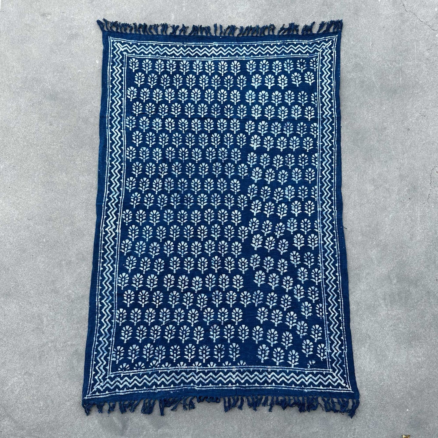 Handgemachte Indigo Decke 170x120cm Chhota Flower