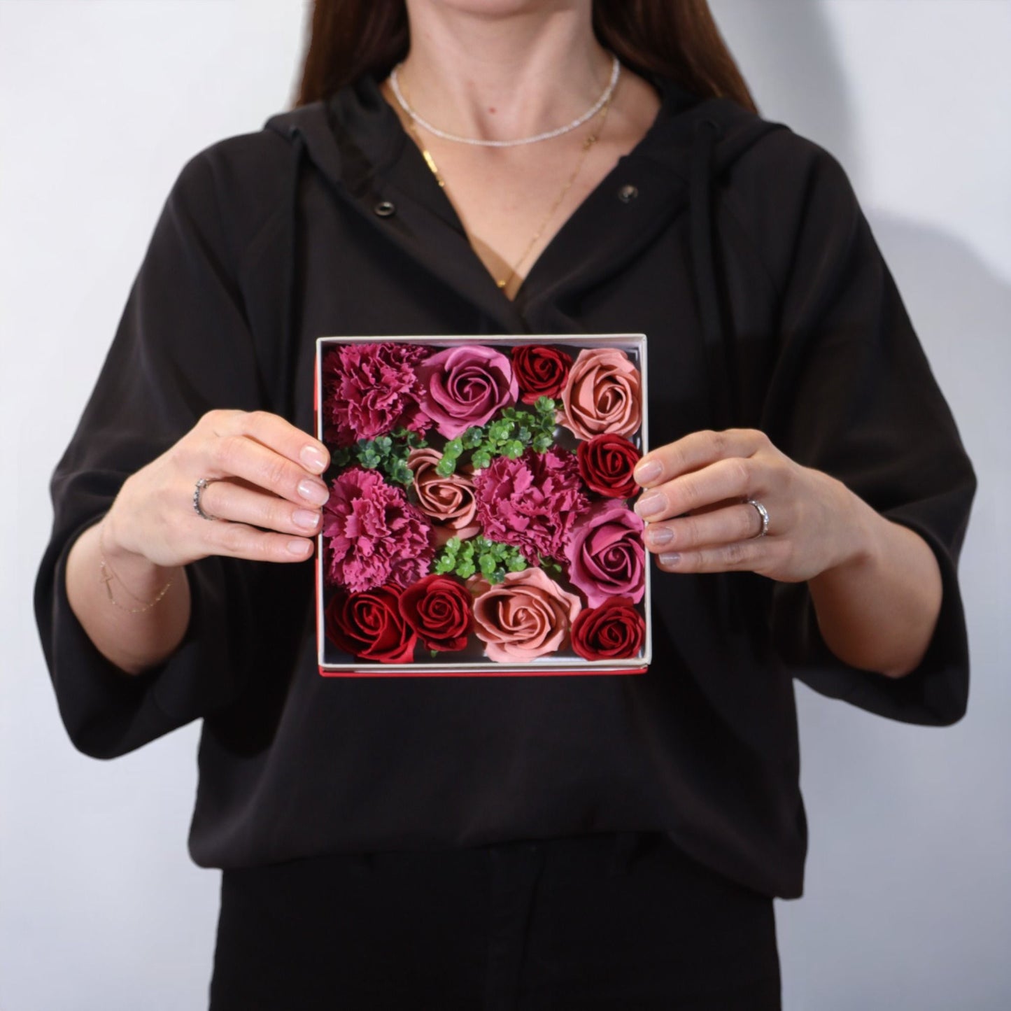 Quadratische Box mit Vintage Rosen