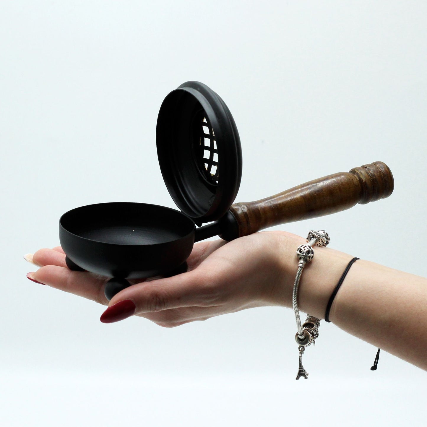 Mittlerer Eisen Räuchergefäß mit Goldakzenten