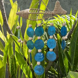 String Fisch und Blaue Capiz Tropfen