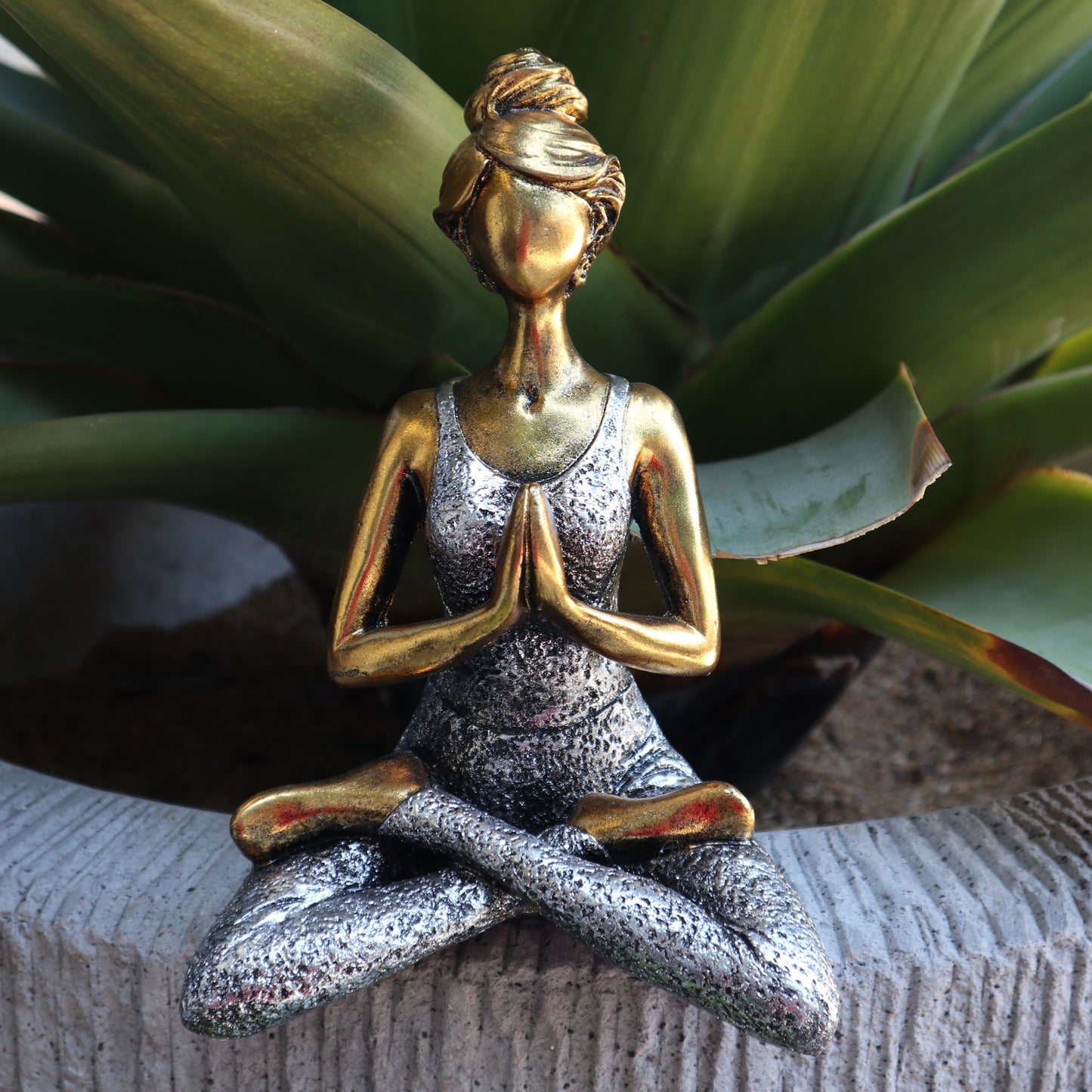 Yoga Dame Figur Bronze und Silber 24cm Handgefertigt aus Indonesien