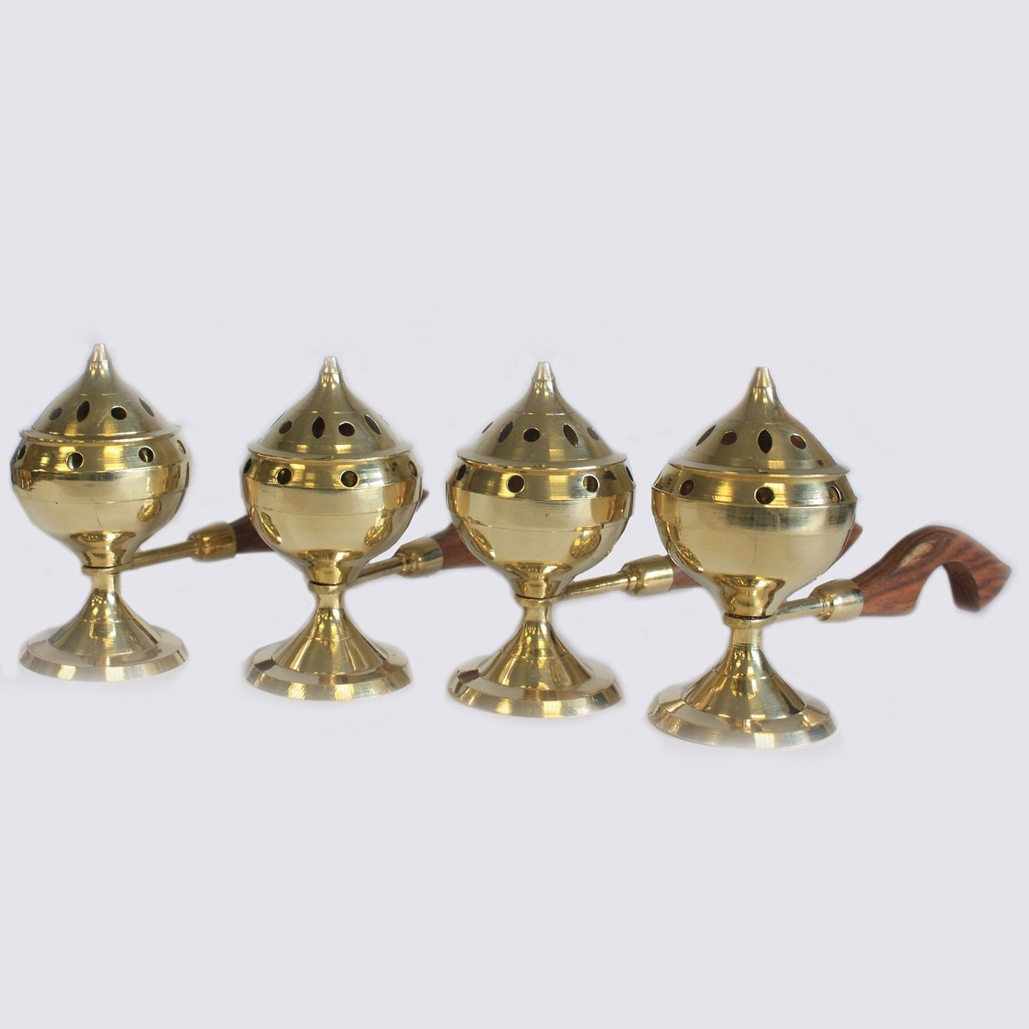 Einfacher Räuchergefäß Aus Messing Mit Abnehmbaren Holzgriff