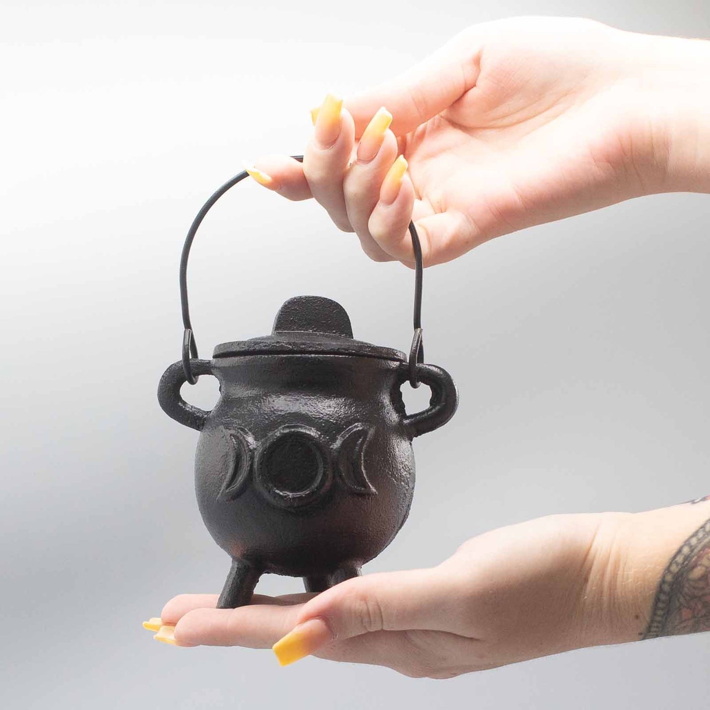 Gusseisen Kessel Mit Dreifachem Mond 6.5x13cm