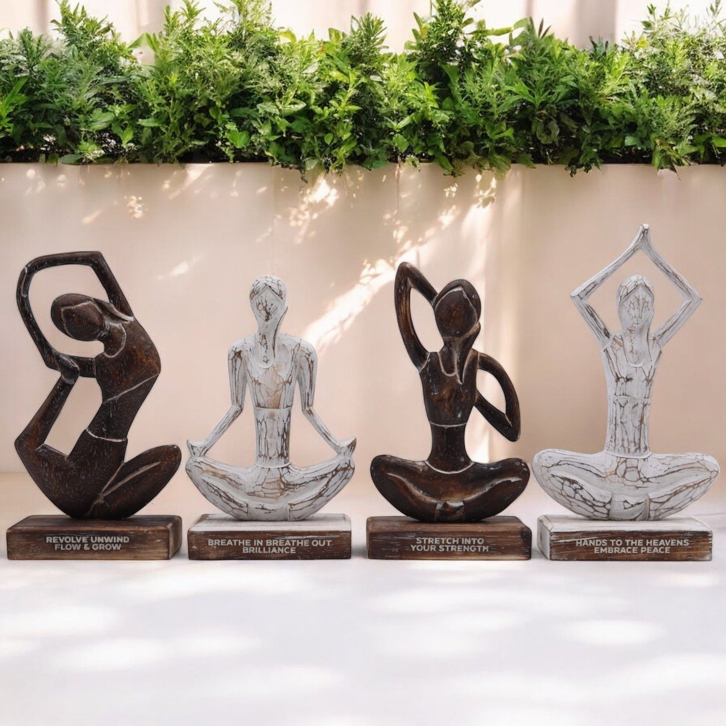 Holz Yoga Dame - Weiße Waschung - Einfache Pose - Atme Ein Atme Aus Brillanz