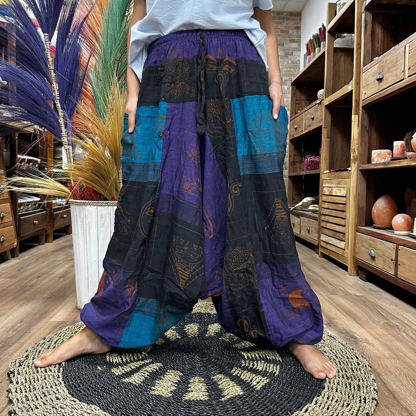 Yoga Und Festival Hosen Mit Aladdin Himalaya Druck In Lila