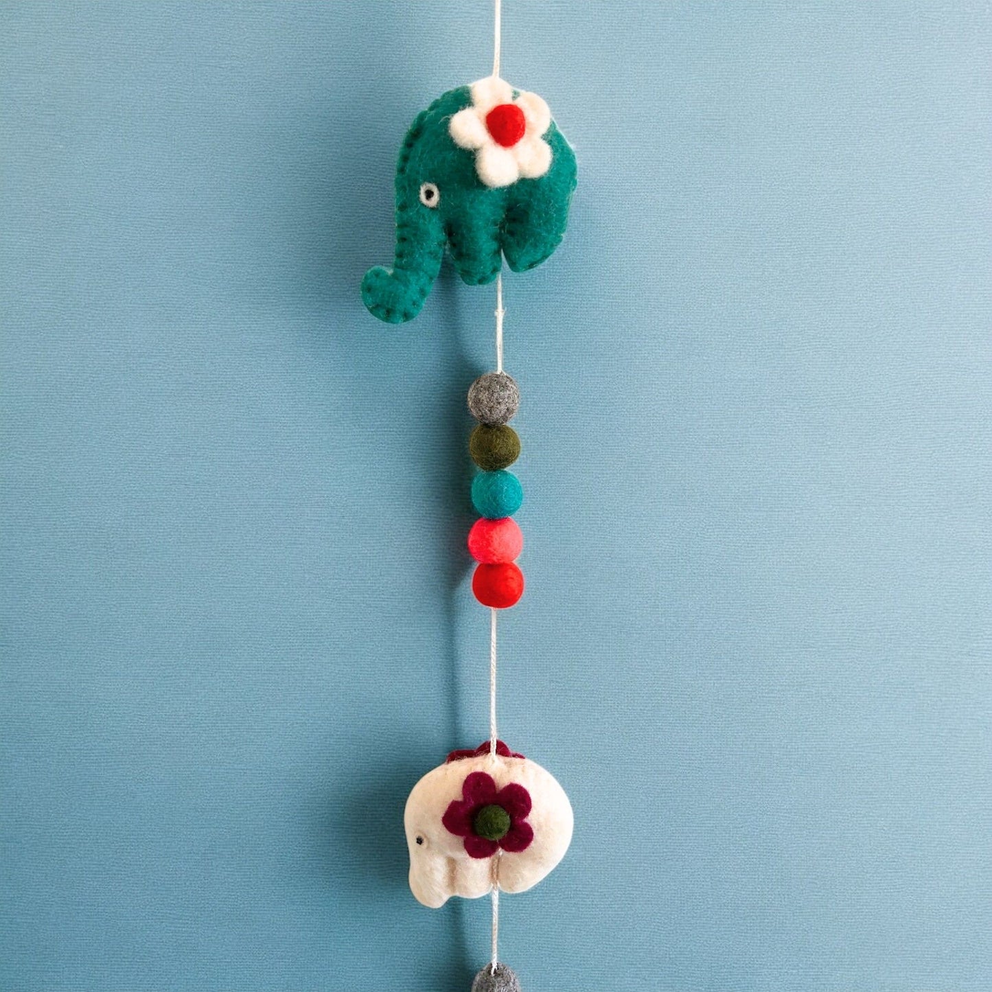 Filz Wandbehang Elefanten Bunte Farben Handgefertigt aus Nepal