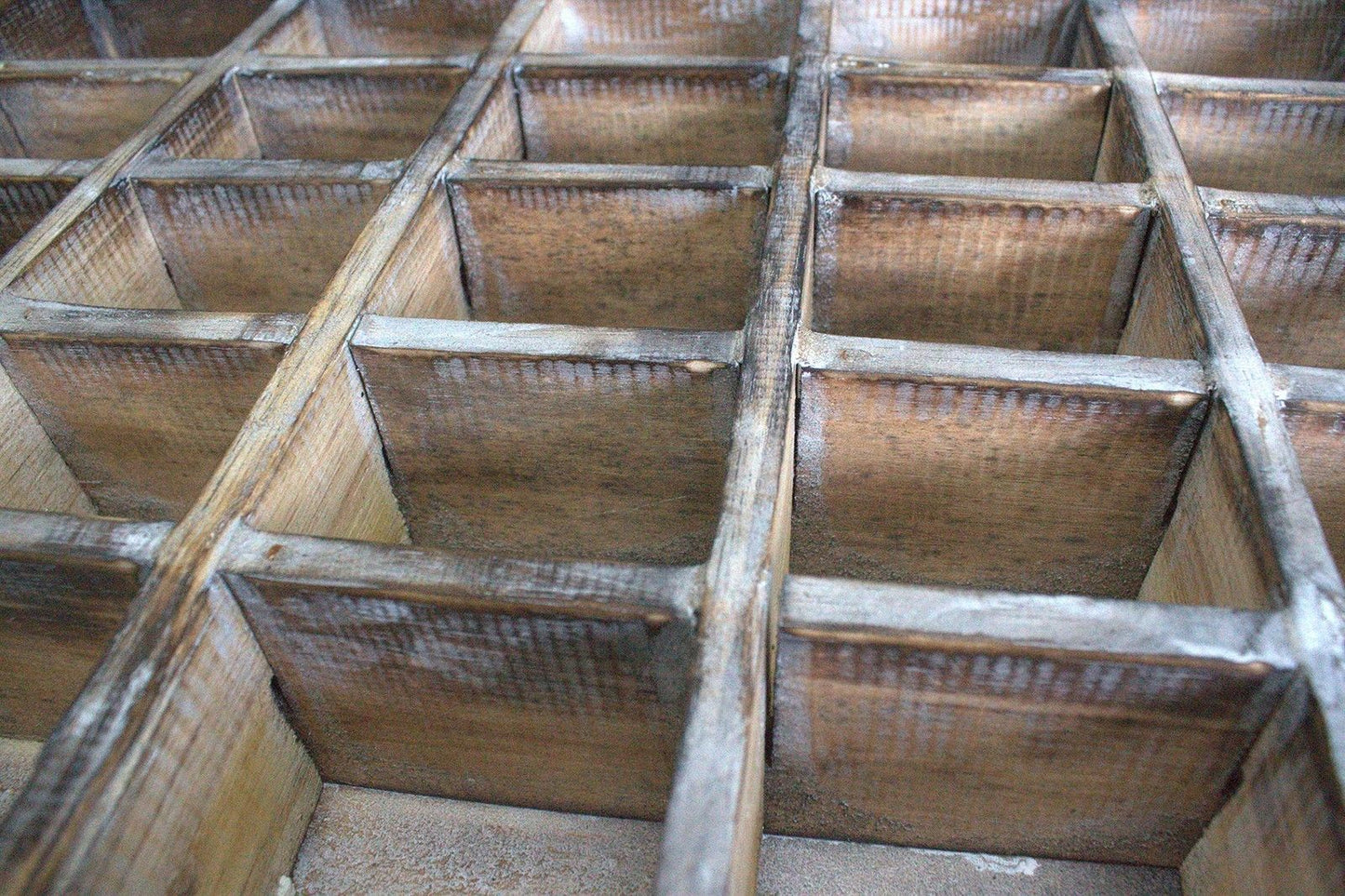 Fünfundzwanzig Box Tray Anzeige