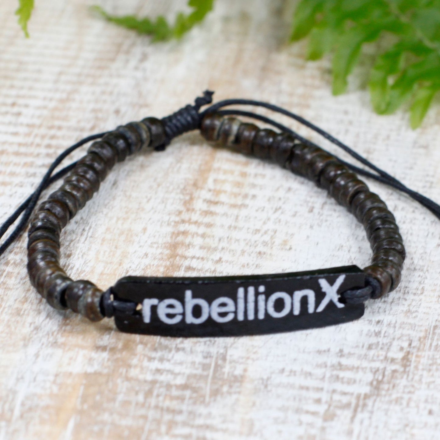 Coco Slogan Armband Rebellion X