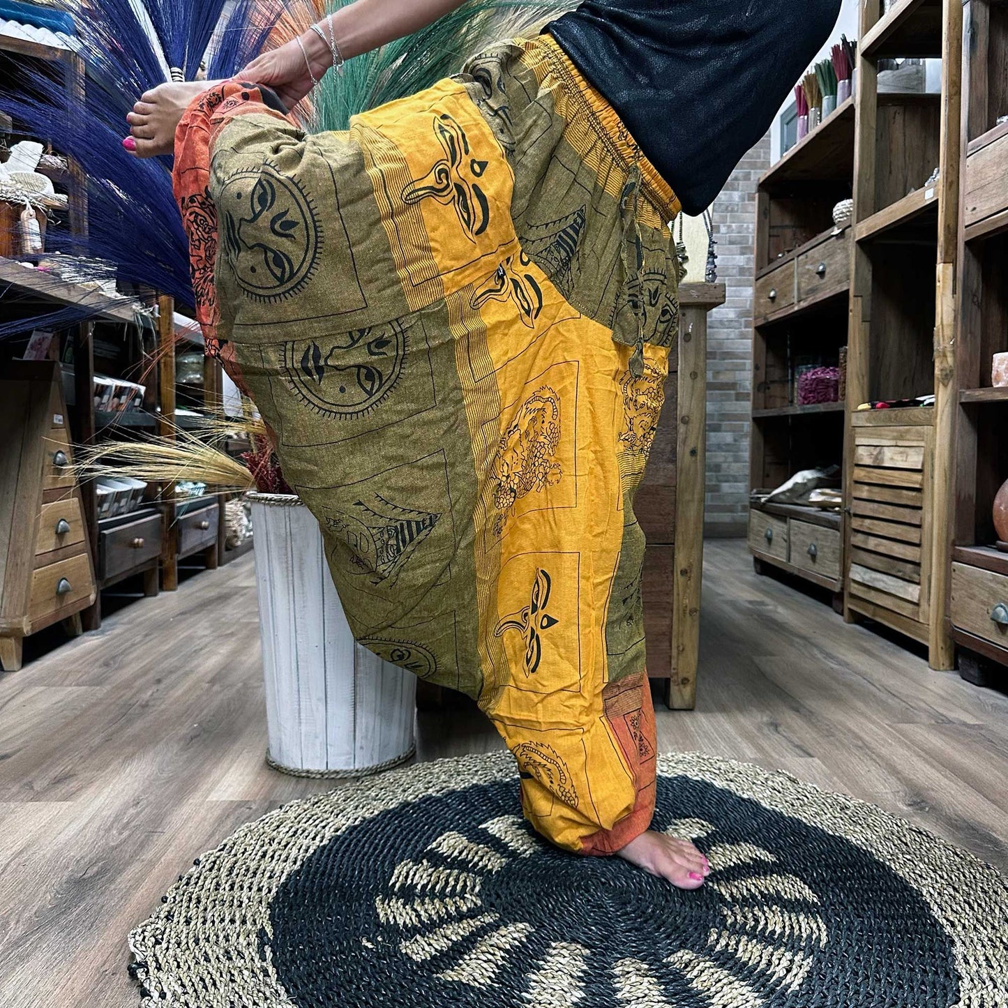 Yoga Und Festival Hosen Mit Aladdin Himalaya Druck In Orange