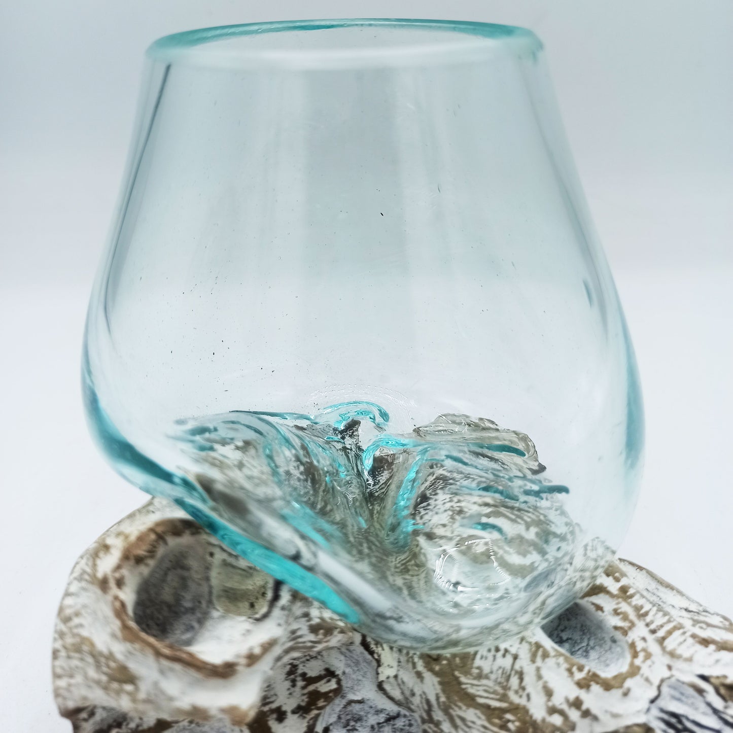 Geschmolzenes Glas Auf Weißgewaschenem Holz - Mittelschüssel