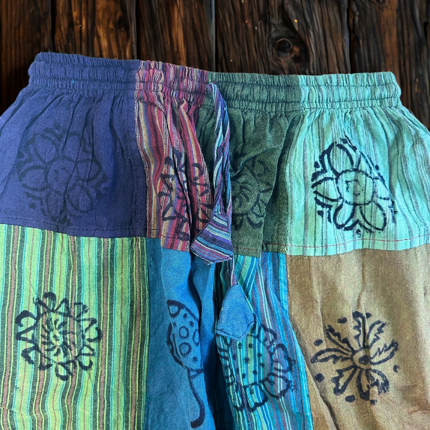 Nomad Sari - Pilz Hosen - Blockdruck Designs - Grüntöne (105x127cm) S/M