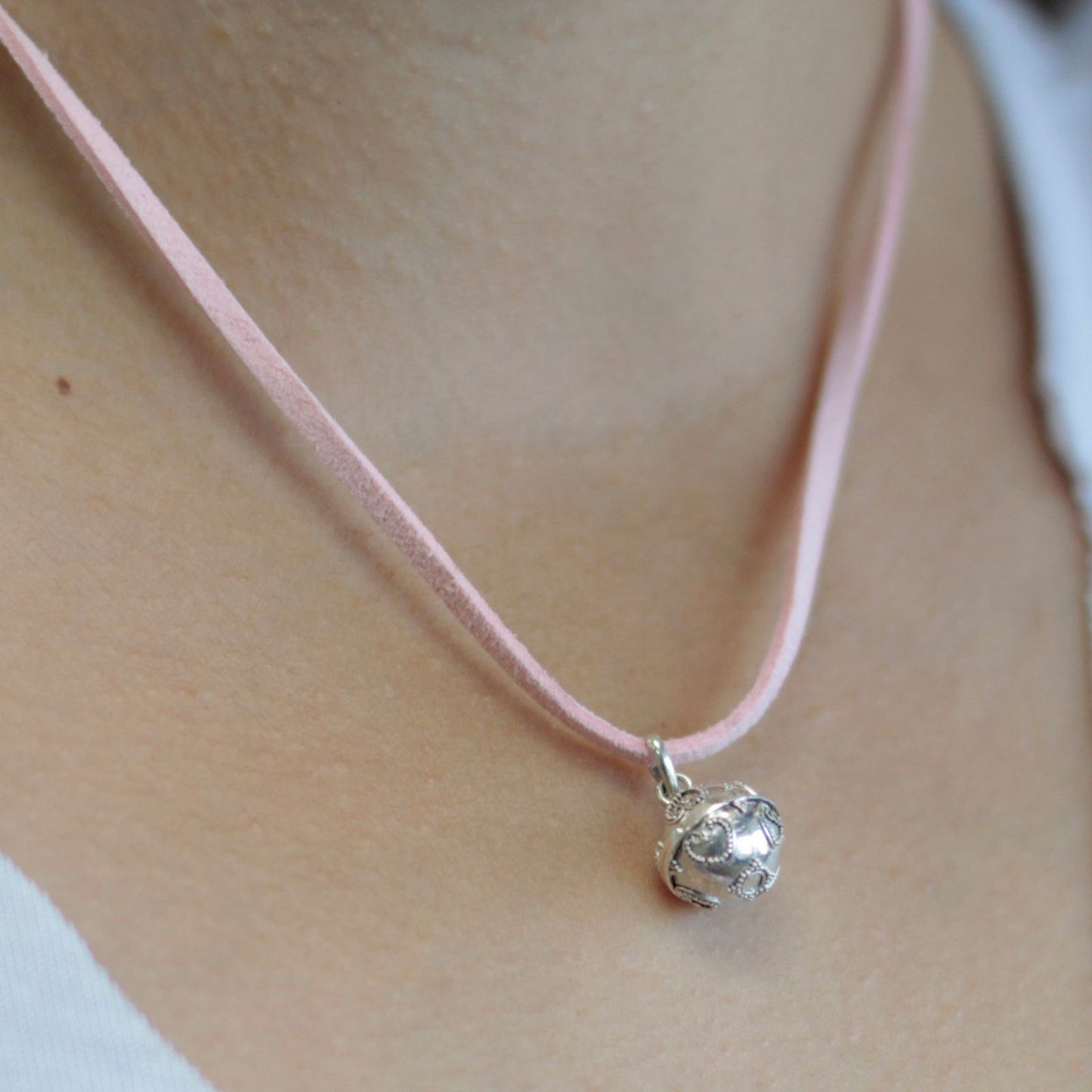 Silberne Engelglocke Liebe 12mm