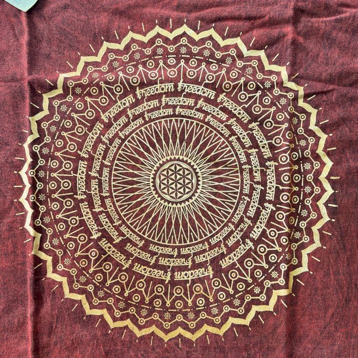 Mittleres Stein-gewaschenes T-Shirt Mandala Maroon