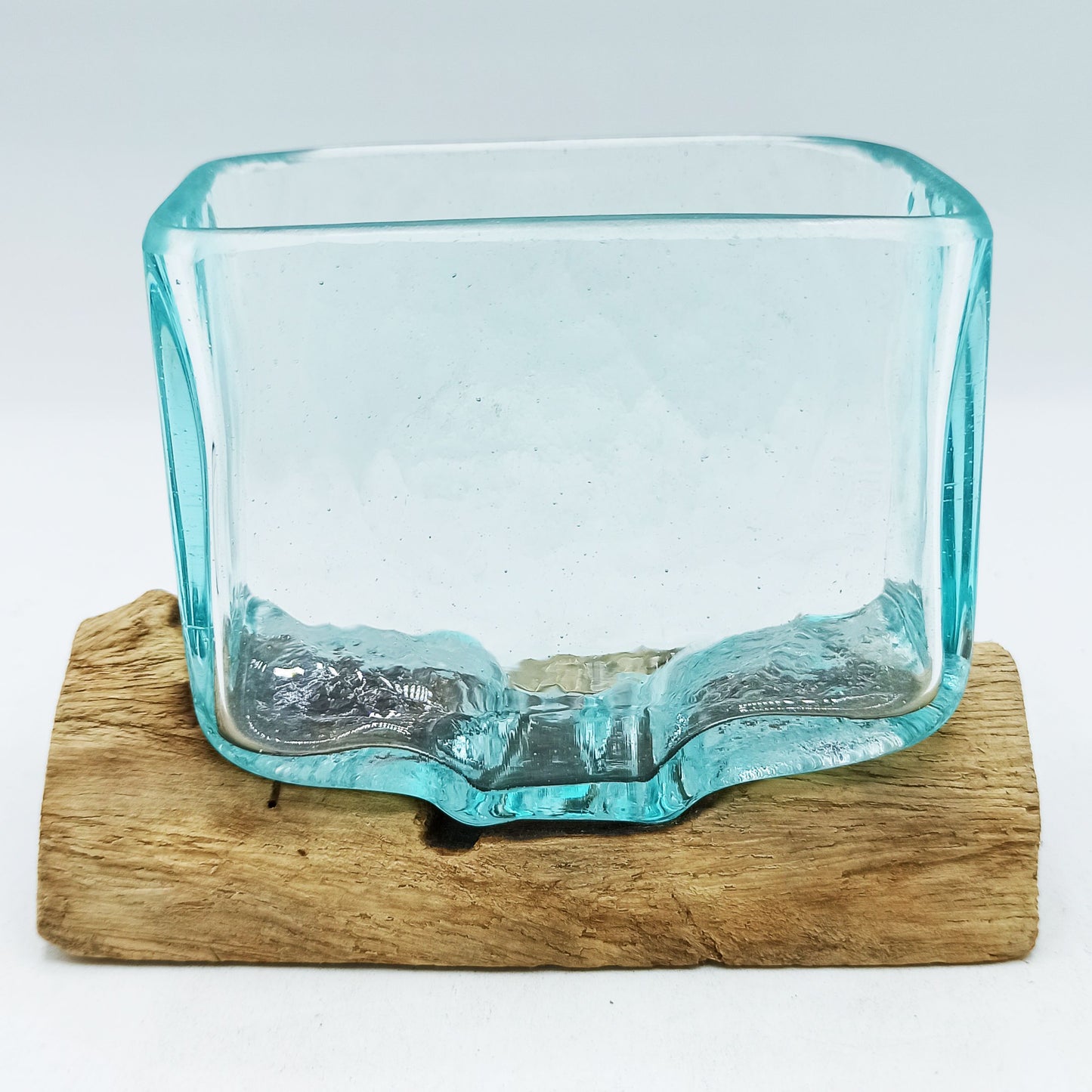 Geschmolzenes Glasbecken Auf Holz Mit Ständer - Kleine Schüssel