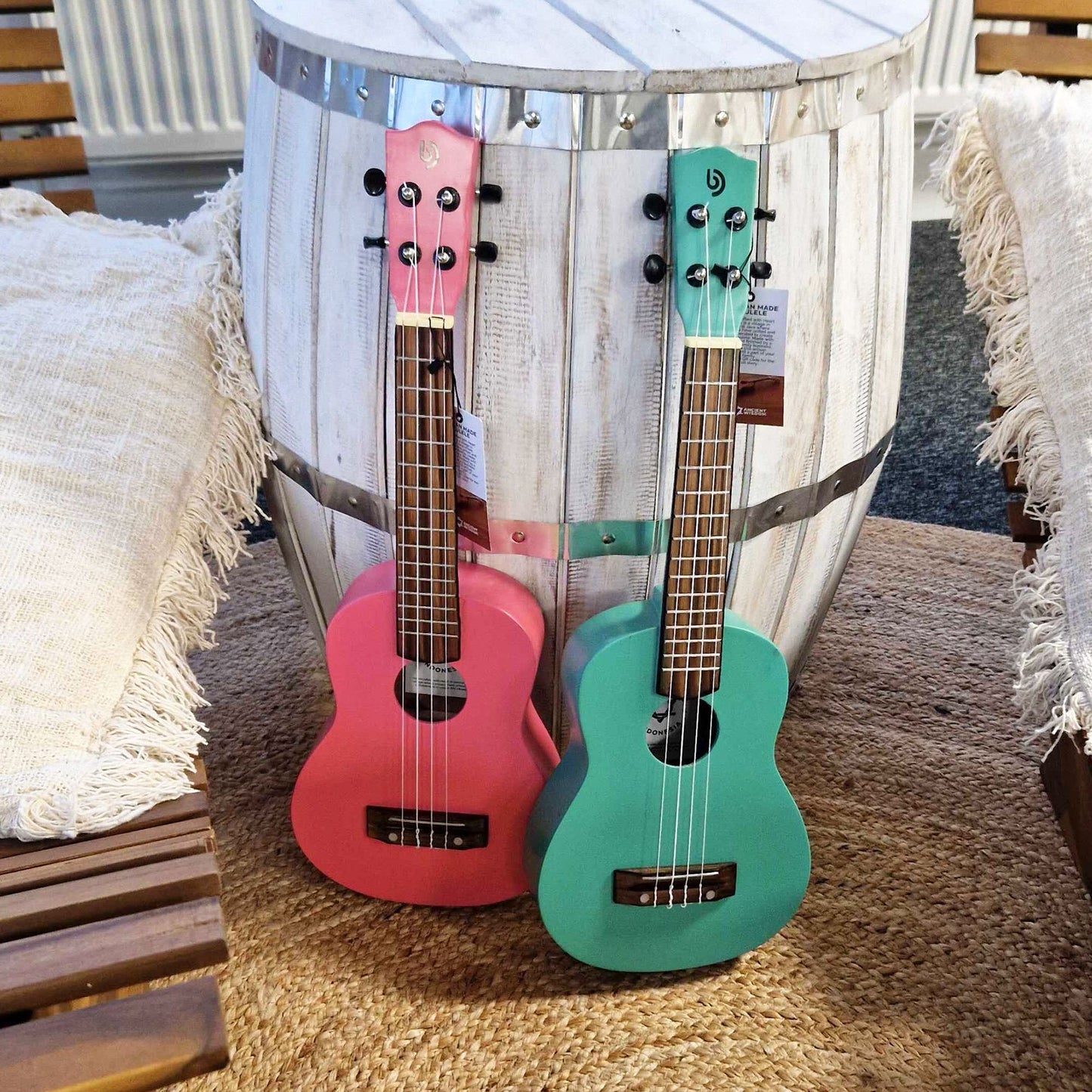 Handgefertigte Ukulele mit Türkis Finish - 4 Saiten