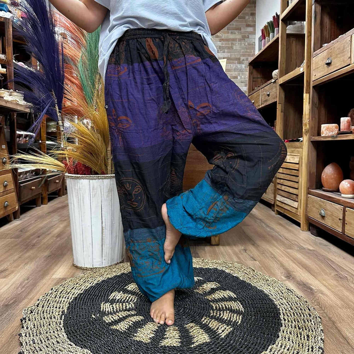 Yoga Und Festival Hosen Mit Hochkreuz Himalayan Druck In Lila