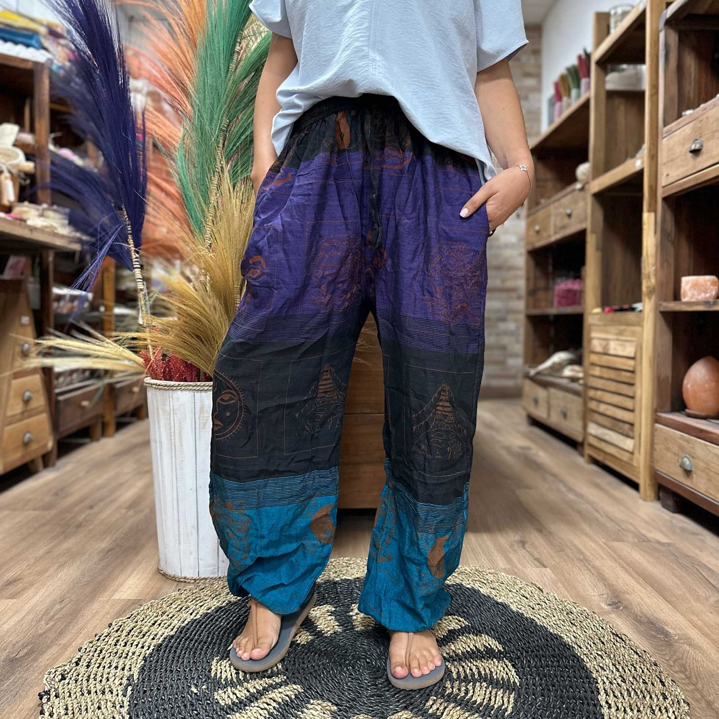 Yoga Und Festival Hosen Mit Hochkreuz Himalayan Druck In Lila