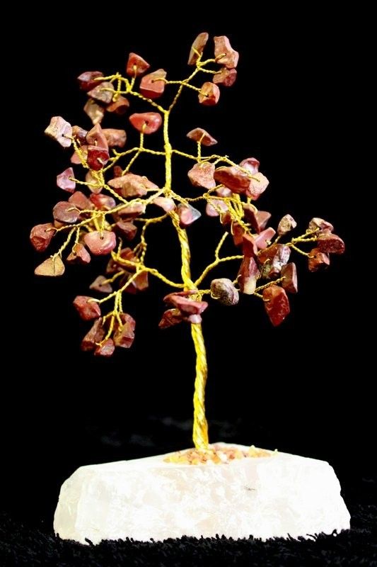 Roter Jaspis Edelsteinbaum mit 80 Steinen