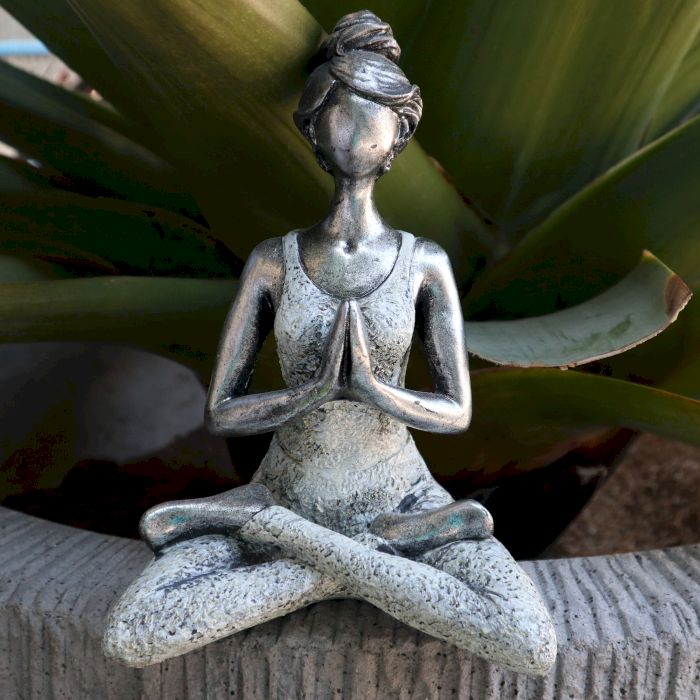 Yoga Dame Figur Silber und Weiß 24cm Handgefertigt aus Indonesien
