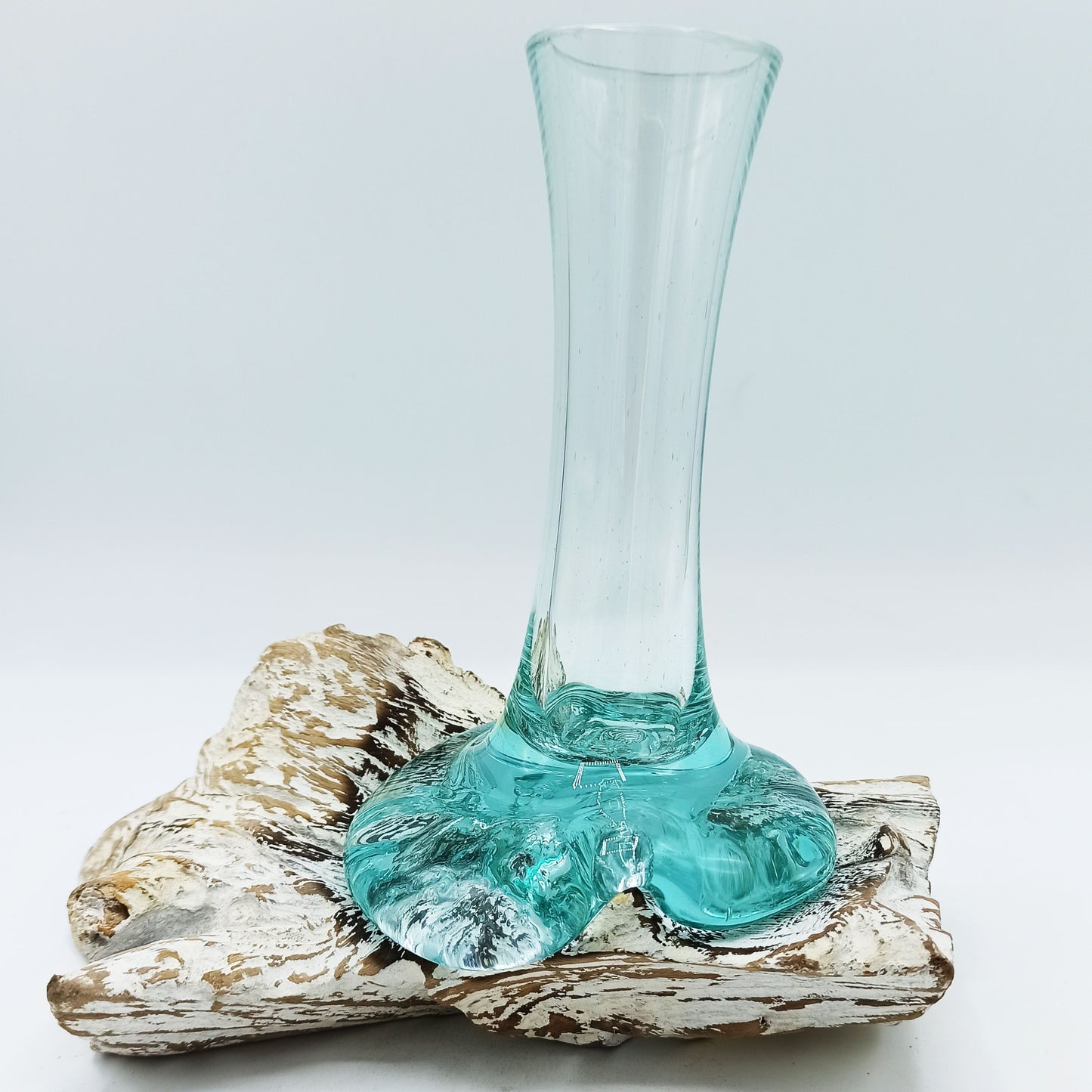 Geschmolzenes Glas Auf Weißgewaschenem Holz Vase Klein