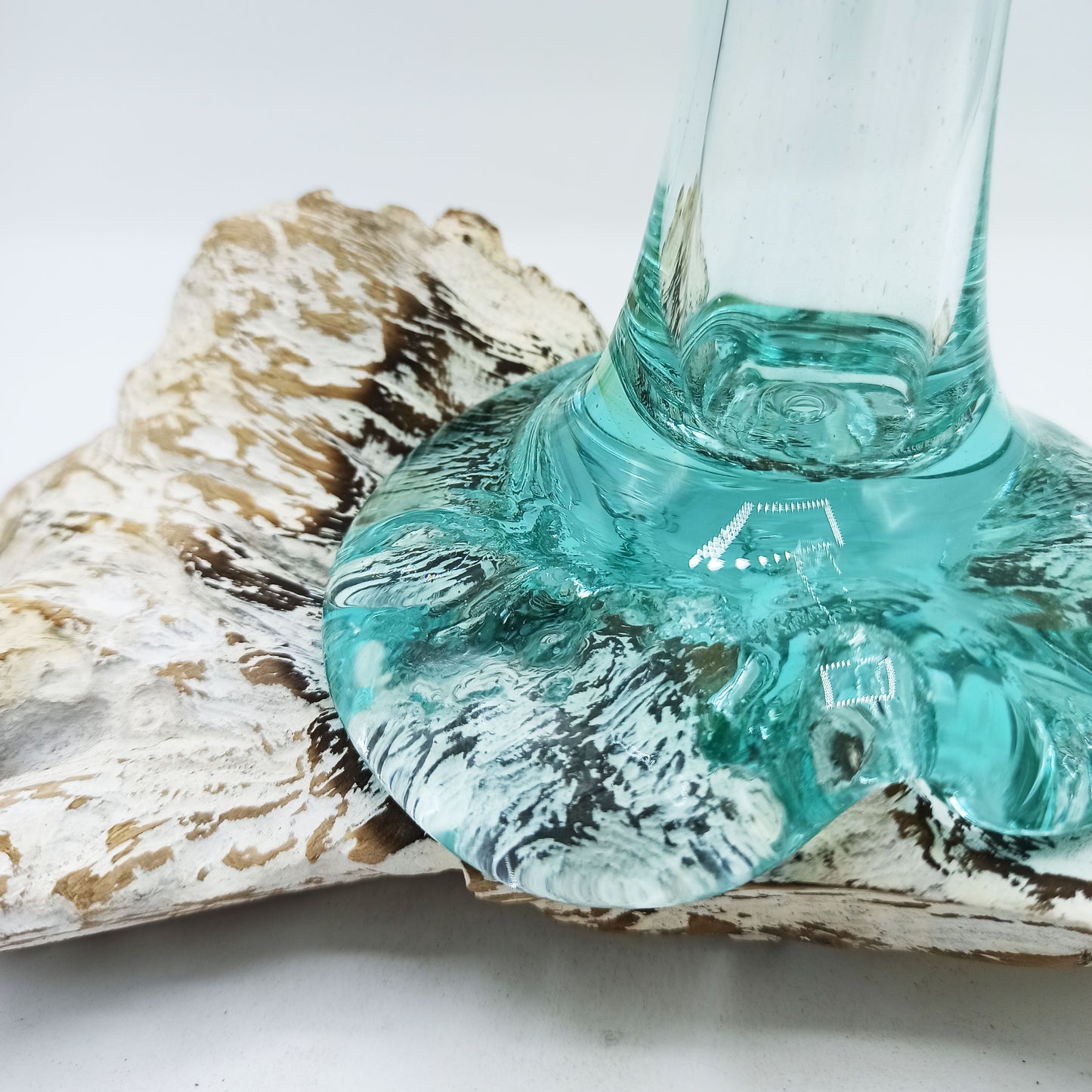 Geschmolzene Glasvase Auf Weißgewaschenem Holz - Klein