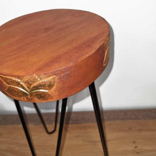 Albasia Holz Pflanzenständer Mit Terrakotta Und Schwarzen Details